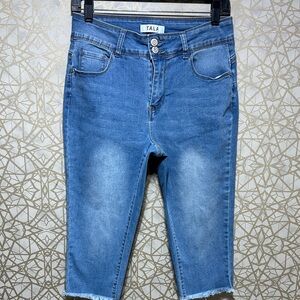 Women's Capri-Blue Jeans